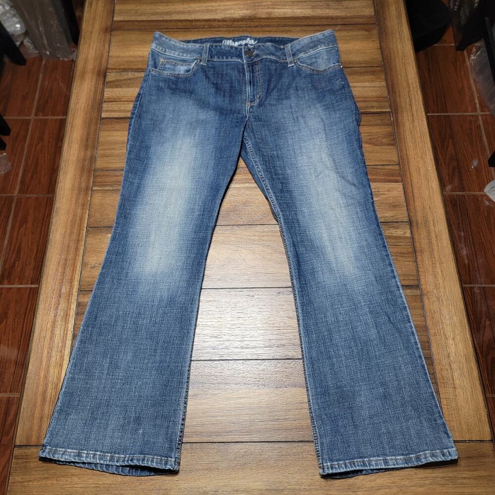 Wrangler Boot Cut Denim Jeans - Size 37" x 29"